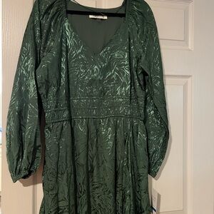 Emerald Green Long Sleeve V-Neck Midi Dress